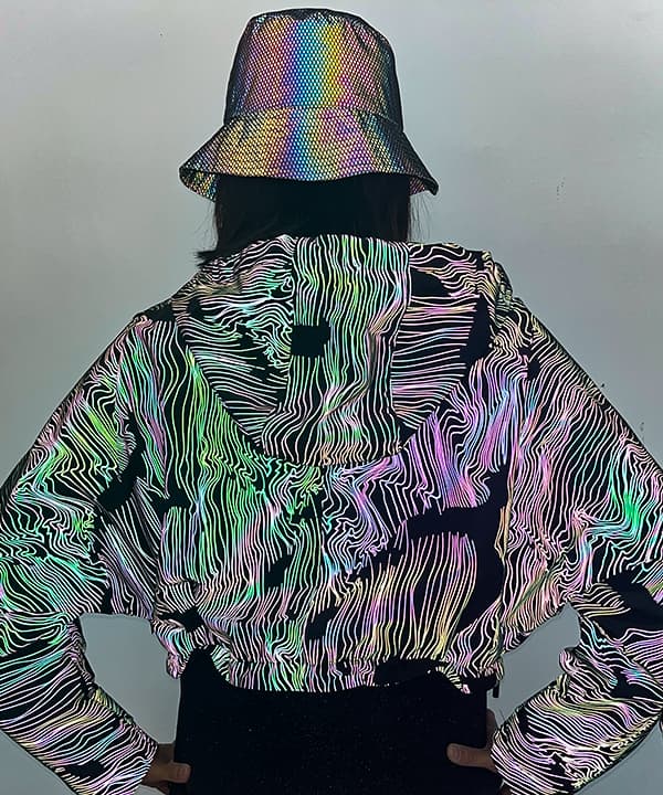 炫彩線條型印花反光夾克